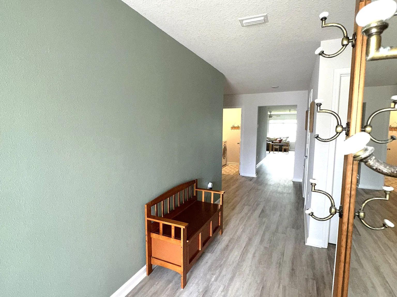 4 bed, 1787 sqft, $2,200 — Photo 4