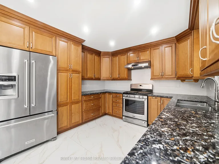 16 Whitford Ct #MAIN UPPER LEVEL — Photo 7