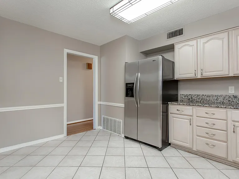 6912 Wake Forrest Dr — Photo 19
