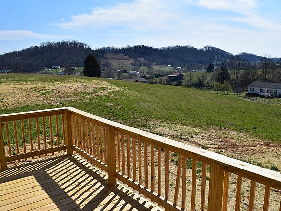 3rd image of 177 Rolling Hills Dr