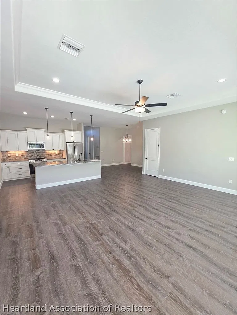 2 bed, 2.0 bath, 1569 sqft, $1,900 — Photo 4