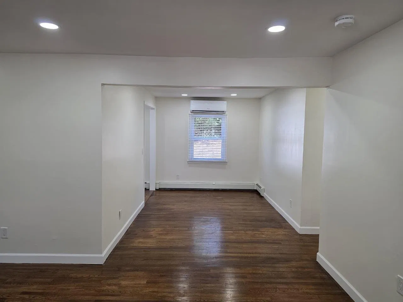 4 bed, 2000 sqft, $4,600 — Photo 2