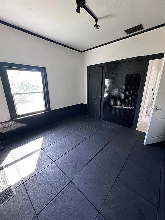 2 bed, 1.0 bath, 748 sqft, $2,600 — Photo 4