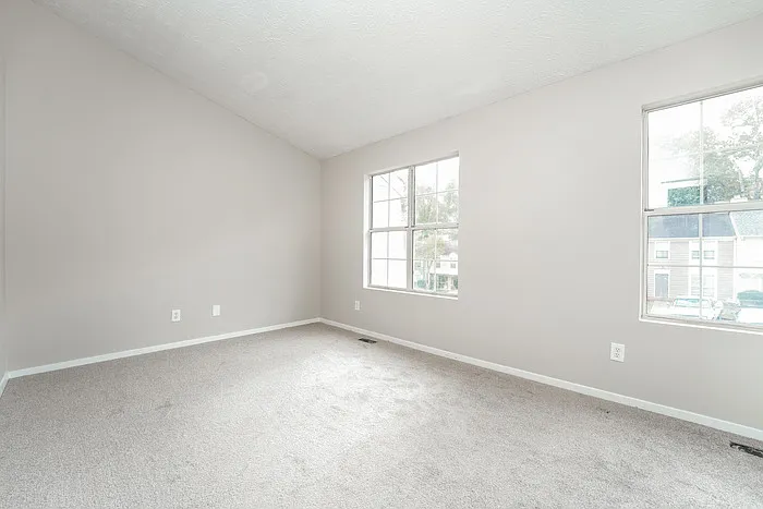 5713 Wells Cir — Photo 11