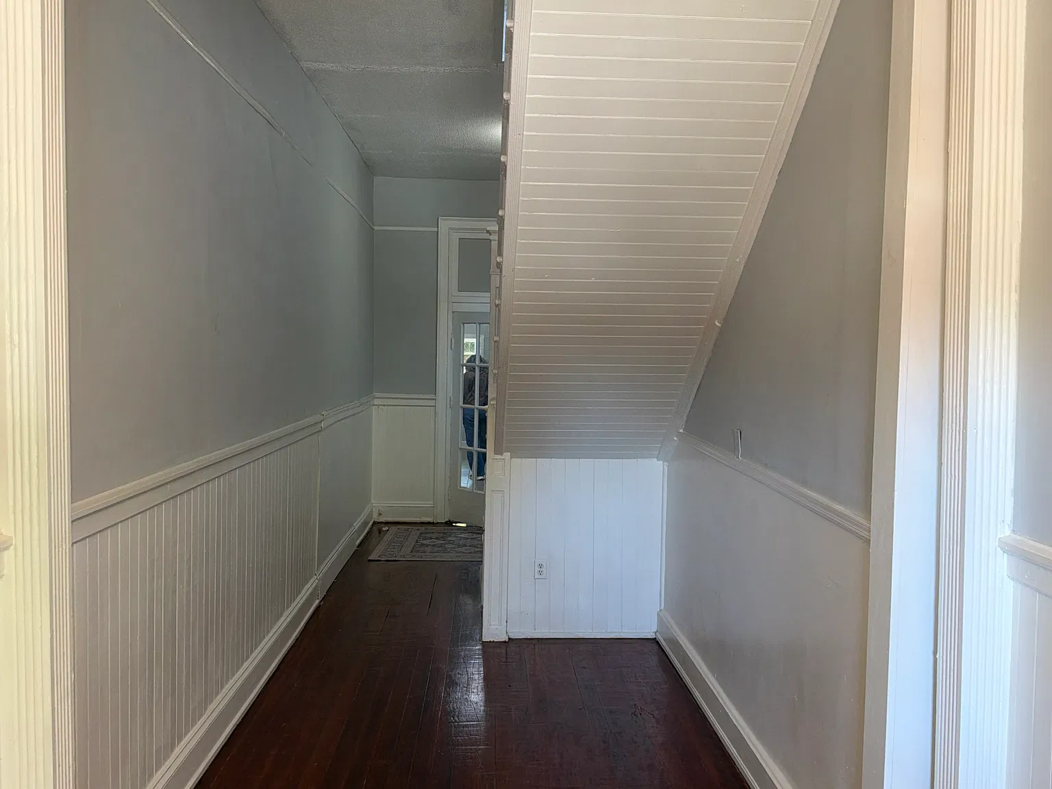 1 bed, 900 sqft, $1,050 — Photo 2