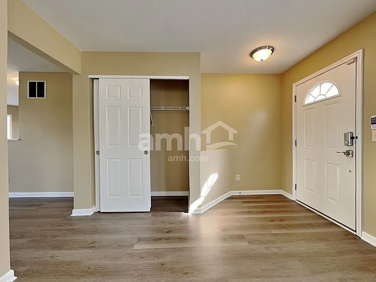 5887 Hayden Dr — Photo 7