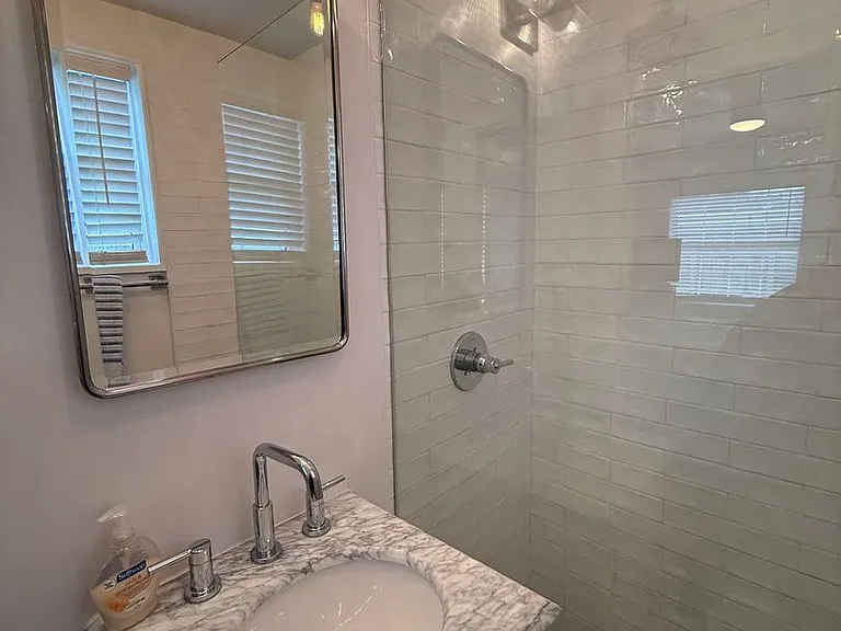359 Greenbriar Dr #B — Photo 8