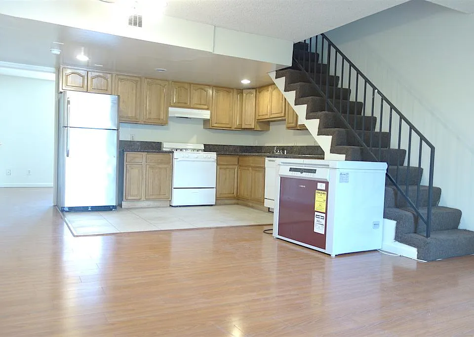 4313 Russell Ave #3