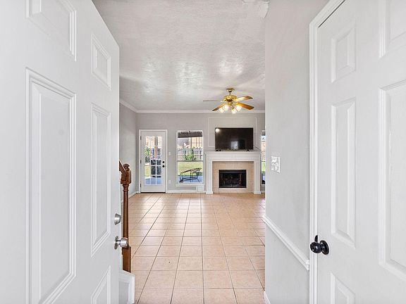 3rd image of 4271 Hambledon Village Dr