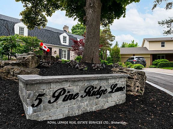 3rd image of 5 Pine Ridge Ln