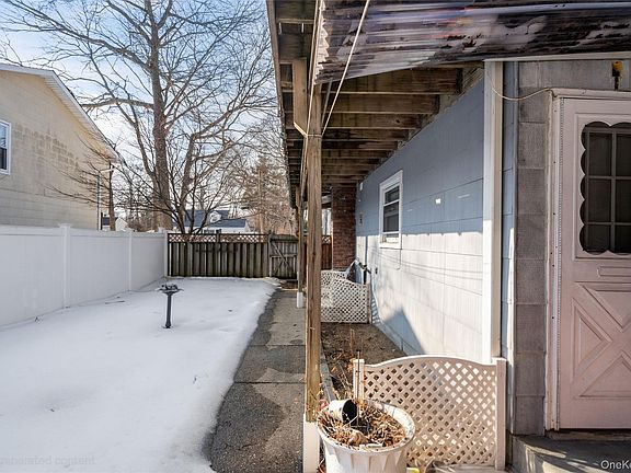 5th image of 1093 Oakneck Road