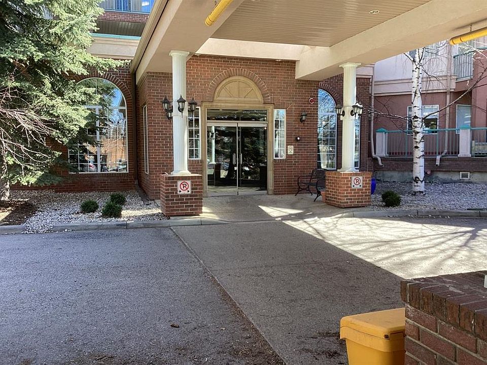 1st image of 200 Lincoln Way SW #302
