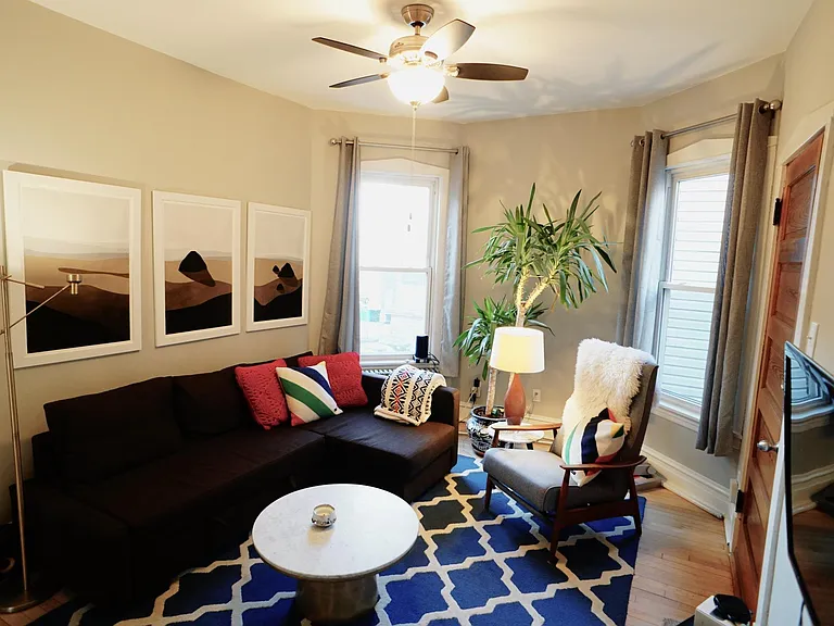 1930 N Fairfield Ave #1R — Photo 8