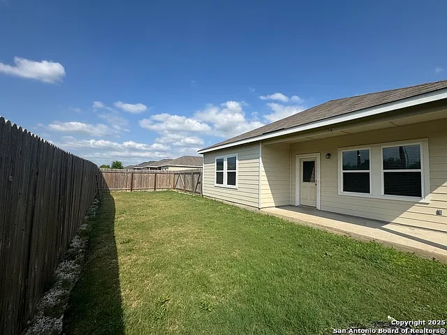 8607 Rock Mdw — Photo 47