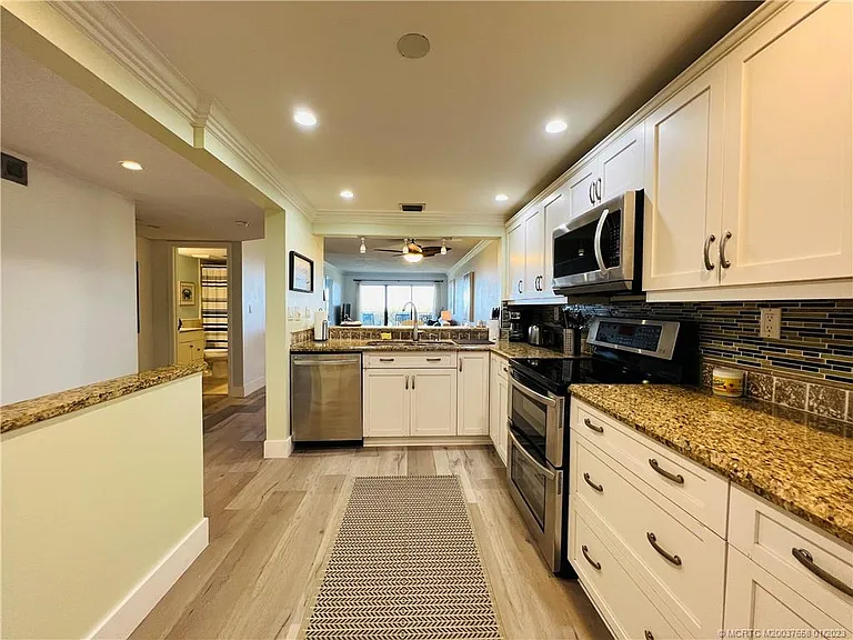 10044 S Ocean Dr #203 — Photo 14