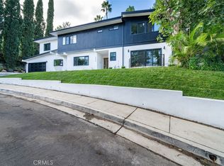 5835 El Canon Ave, Woodland Hills, CA 91367