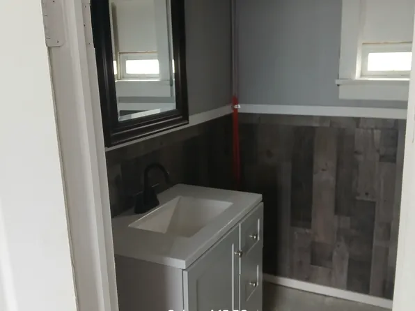 728 F St, Lorain, OH 44052