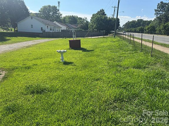 4th image of 8432 Idlewild Rd