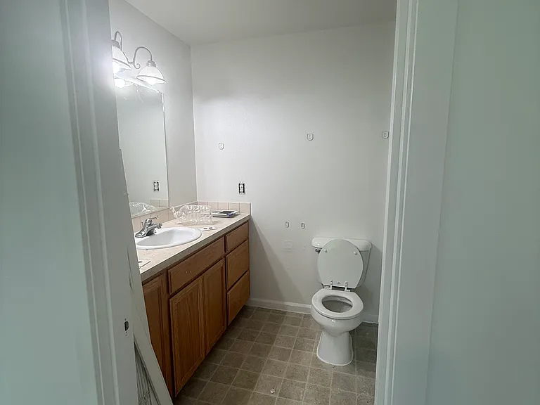 18148 NE Everett Ct — Photo 10