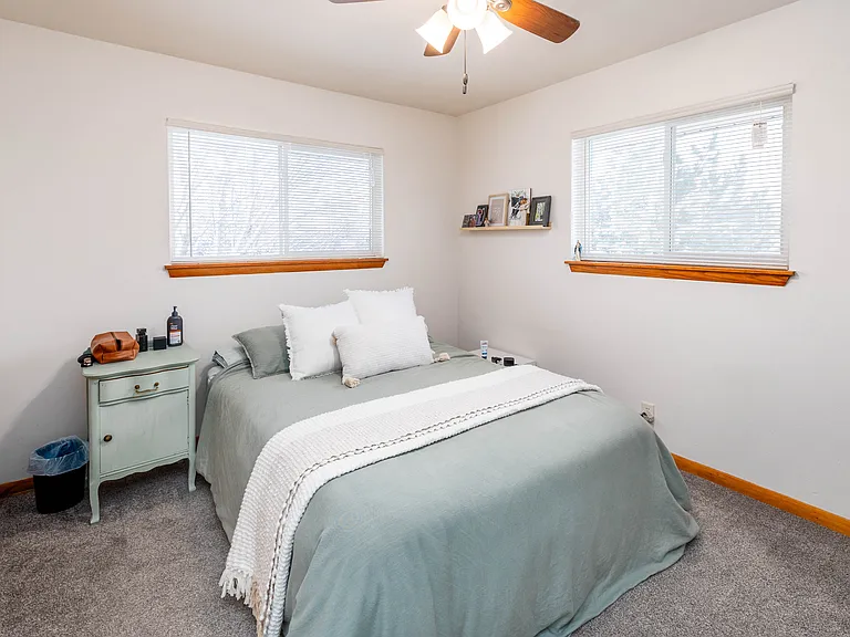 Evergreen Terrace Apartments — Photo 7