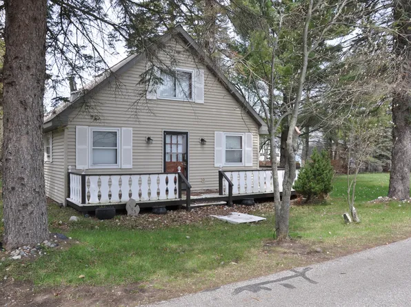 105 Holt Dr, Houghton Lake, MI 48629