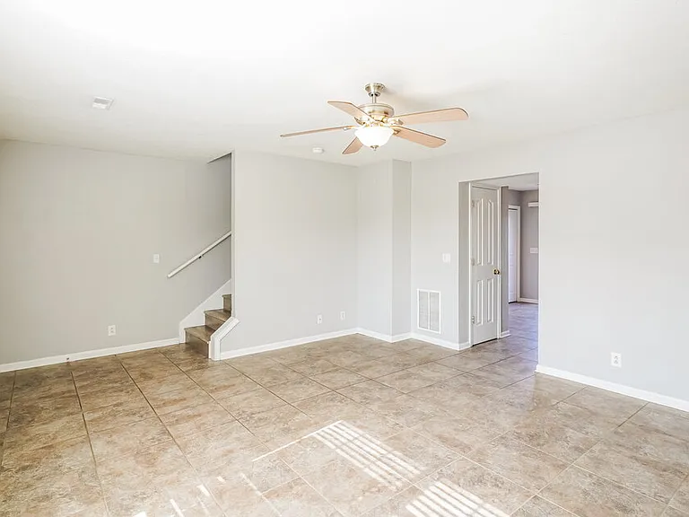 675 Legacy Dr — Photo 5