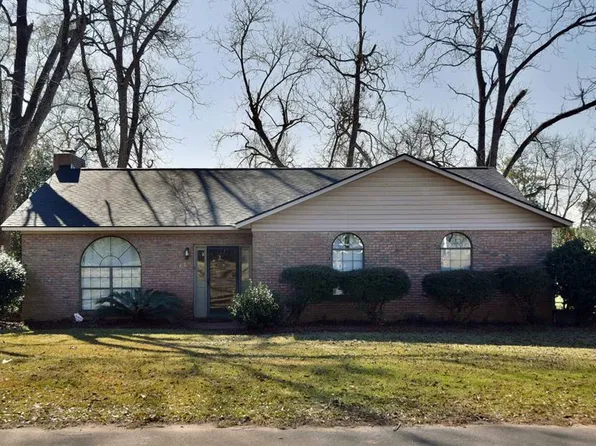 219 W Church St, Poulan, GA 31781