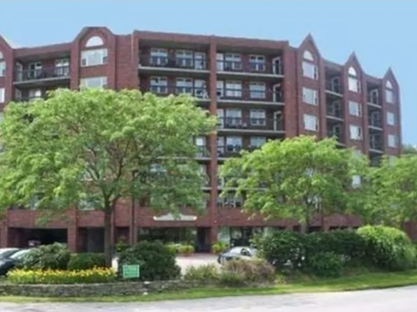 155 George Washington Blvd APT 707, Hull, MA 02045