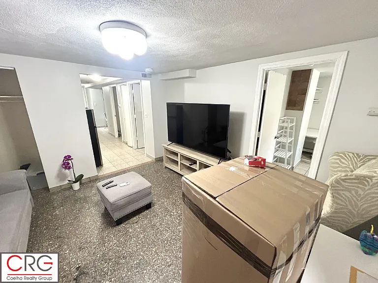 118-120 Cottage St #1B — Photo 14