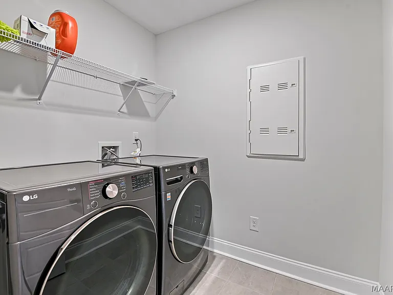 761 Harbin Dr — Photo 30