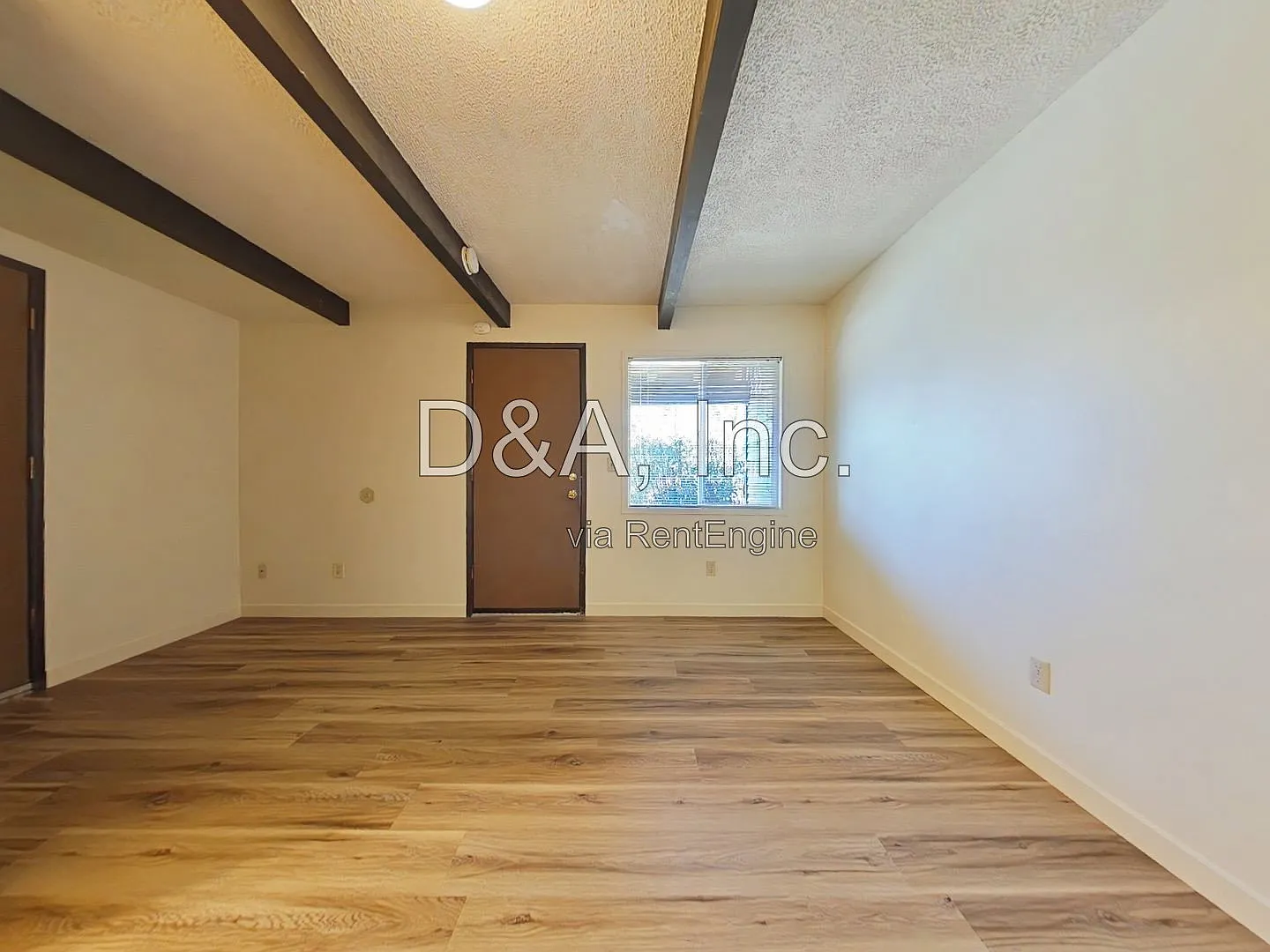 1 bed, 1.0 bath, 450 sqft, $895 — Photo 3