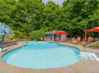 29 Sunswept Dr, New Fairfield, CT 06812