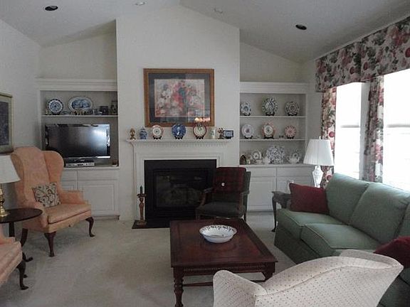 3rd image of 2102 Jacobs Mill Cir