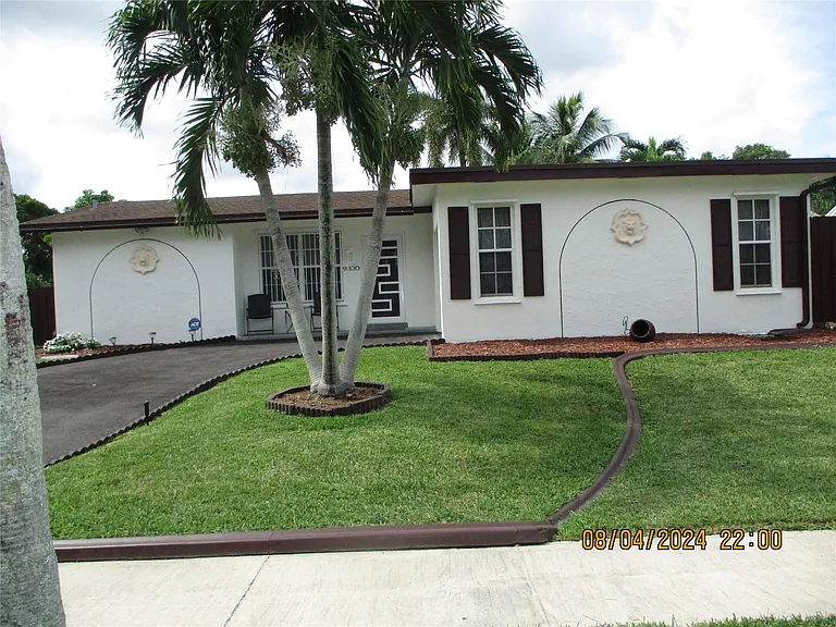 9330 NW 10th St — Photo 2