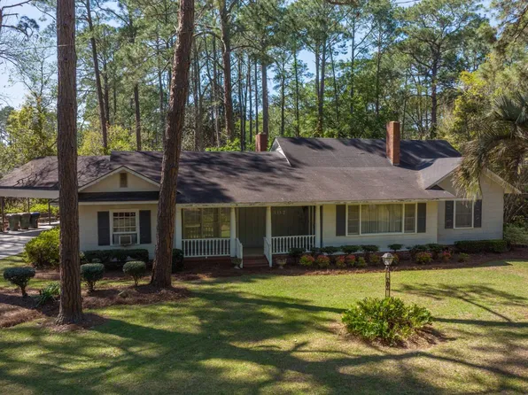 307 Grady Ave W, Douglas, GA 31533