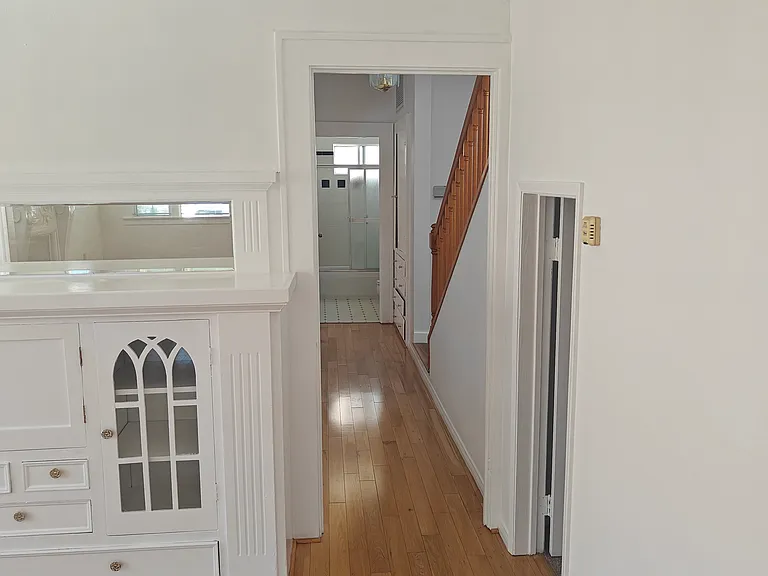 234 Roswell Ave — Photo 10