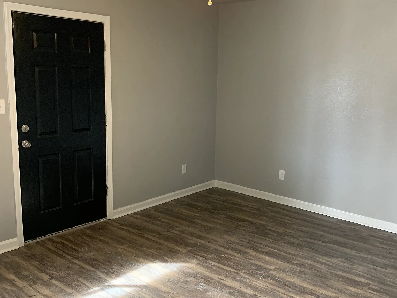Southern Manor Apts 12 Plex - 6 — Photo 1