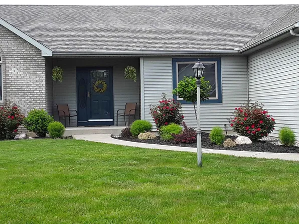 10204 Lake Sebago Dr, Fort Wayne, IN 46804