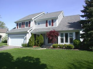 1065 Stockbridge Ct, Elgin, IL 60120