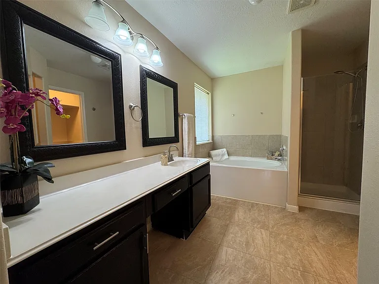 2515 Ember Canyon Ln — Photo 16