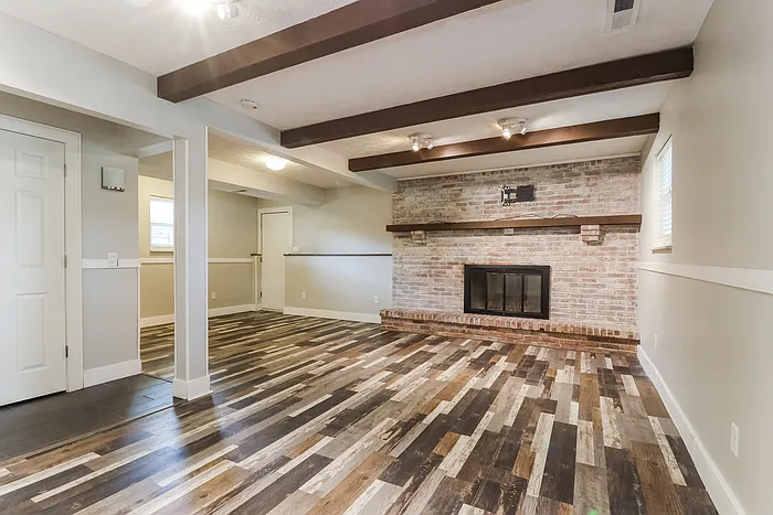 140 Mason Ave — Photo 8
