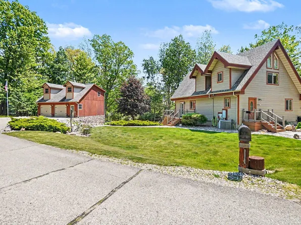 2000 Granada Ct, Weidman, MI 48893