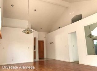 7 Ross Rd, Alameda, CA 94502