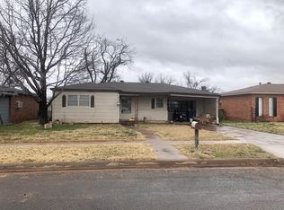 804 E Johnston St, Rotan, TX 79546