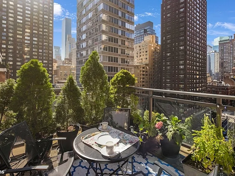 420 E 55th St #11M — Photo 15