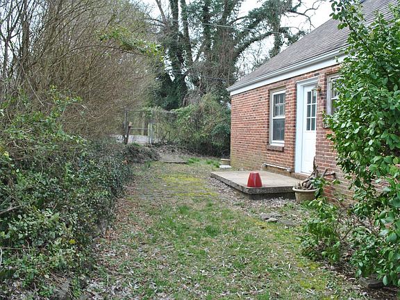 4th image of 5 Ashmore Dr