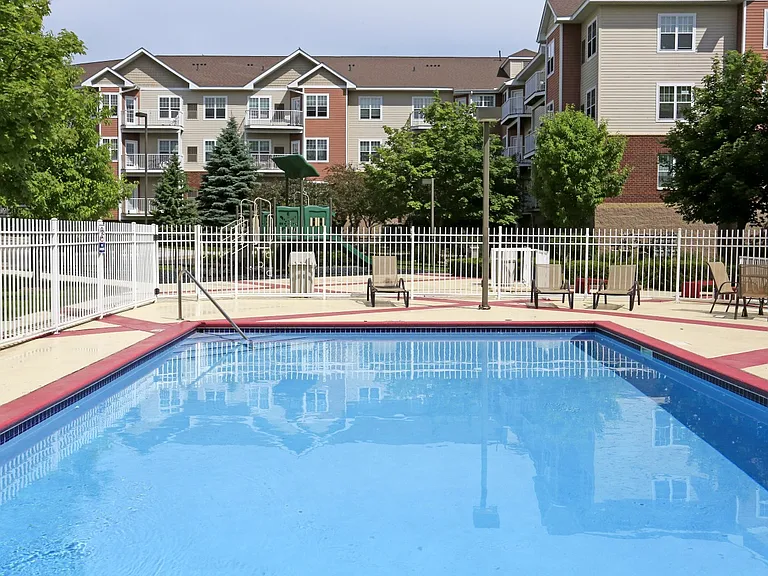 Blackberry Pointe Apartments — Photo 7