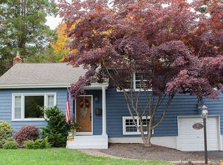 21 Oakdale Blvd, Yardley, PA 19067