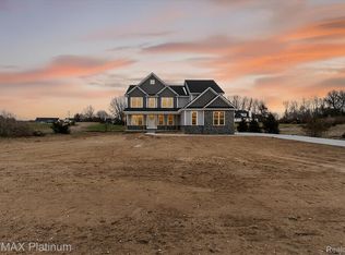 3321 Outback Trl, Pinckney, MI 48169