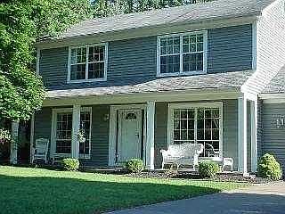 2nd image of 542 Monroe Ct